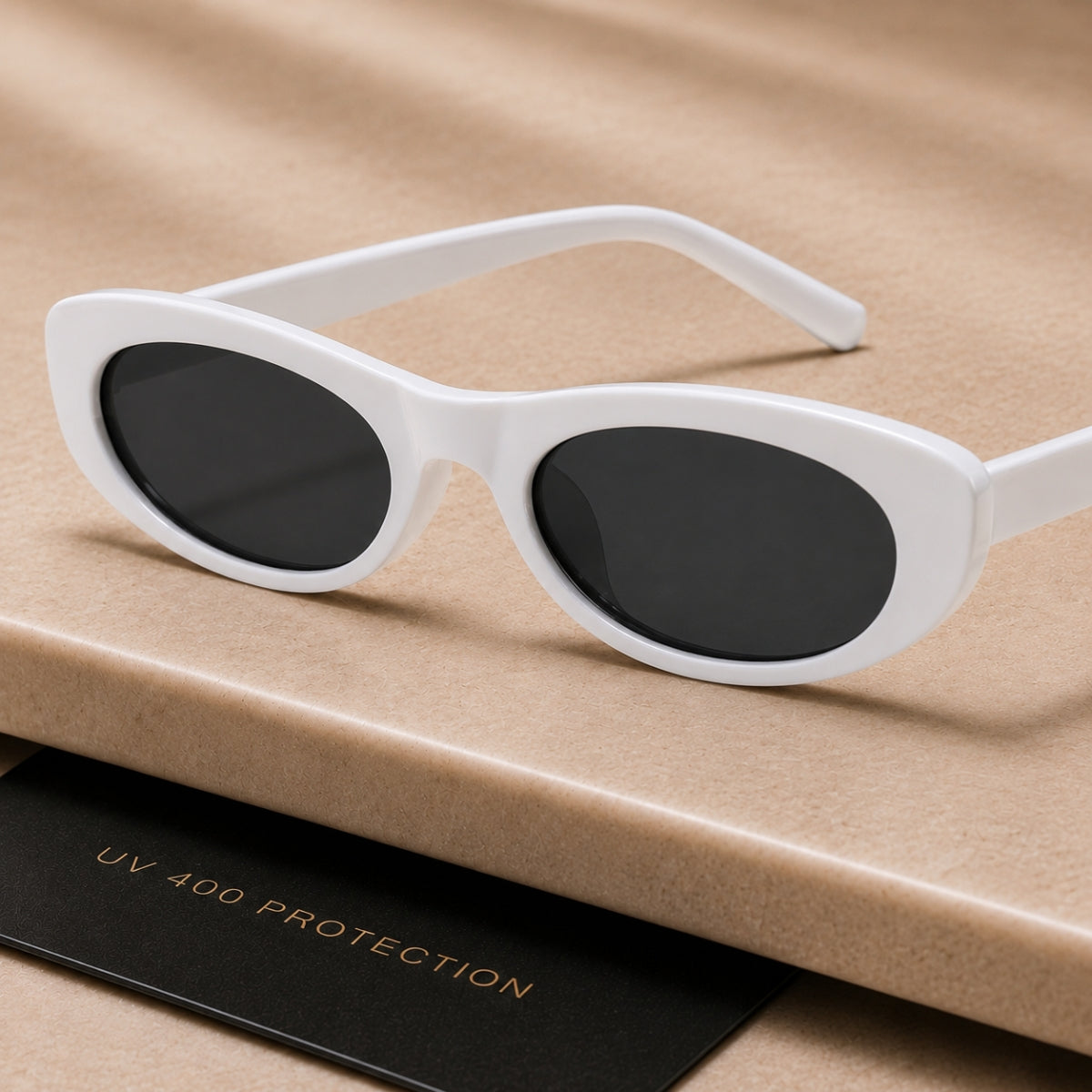 Suki Solbrille - Hvid Sort
